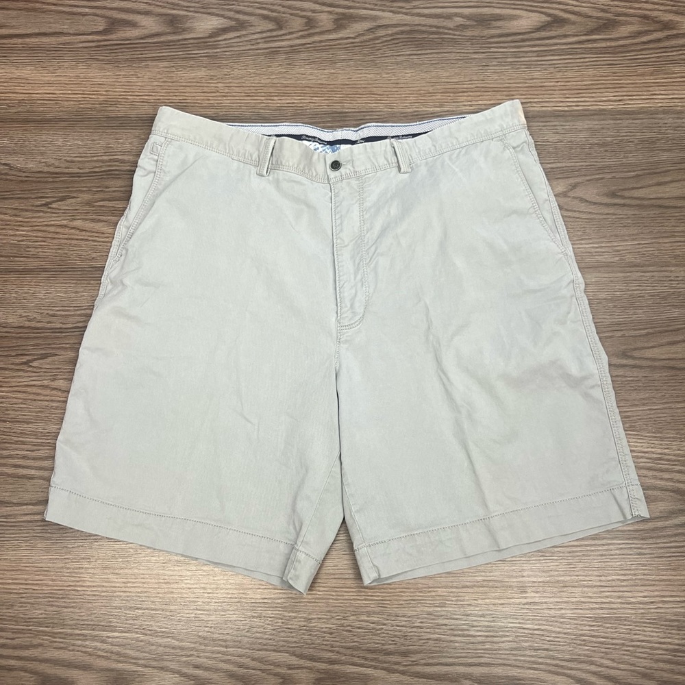 Tommy Bahama Solid Grey Flat Front Shorts 38